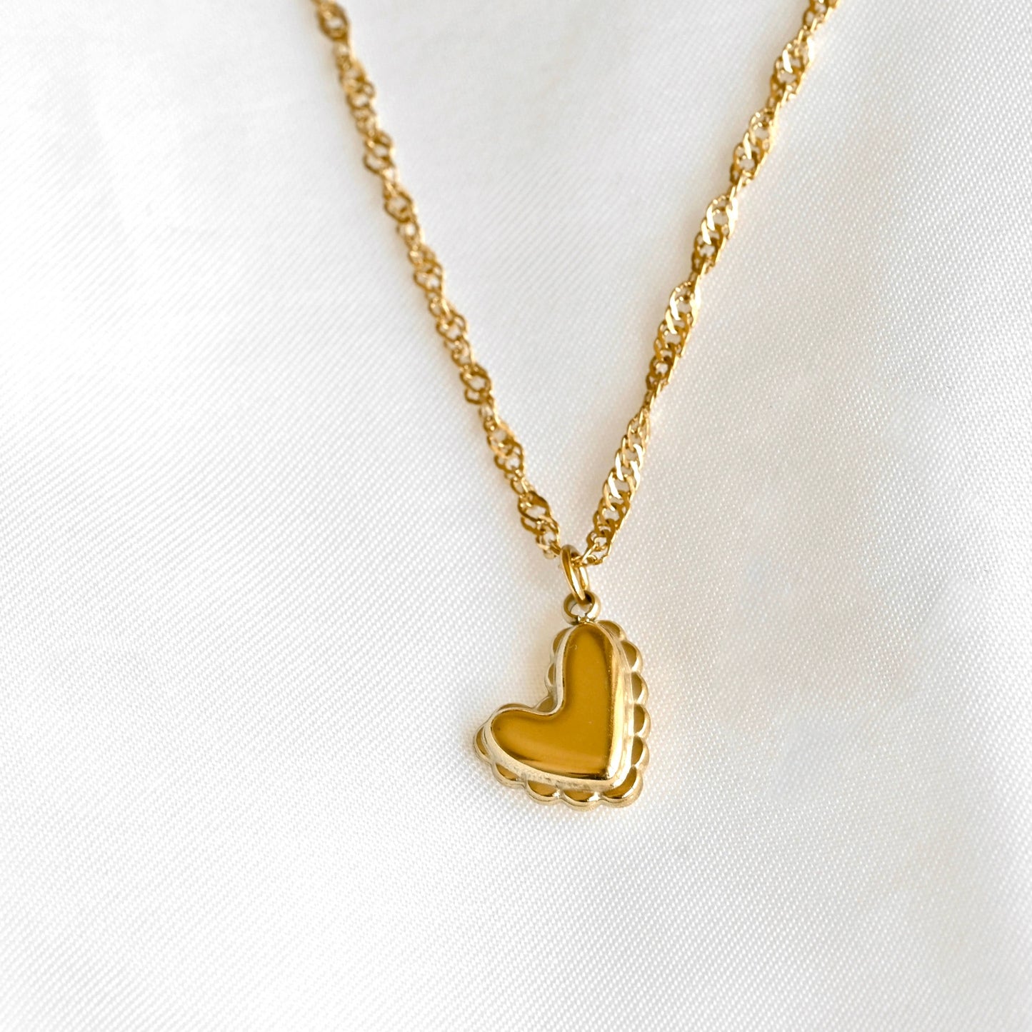 Gold Twisted Chain Heart Pendant Necklace - Stainless Steel