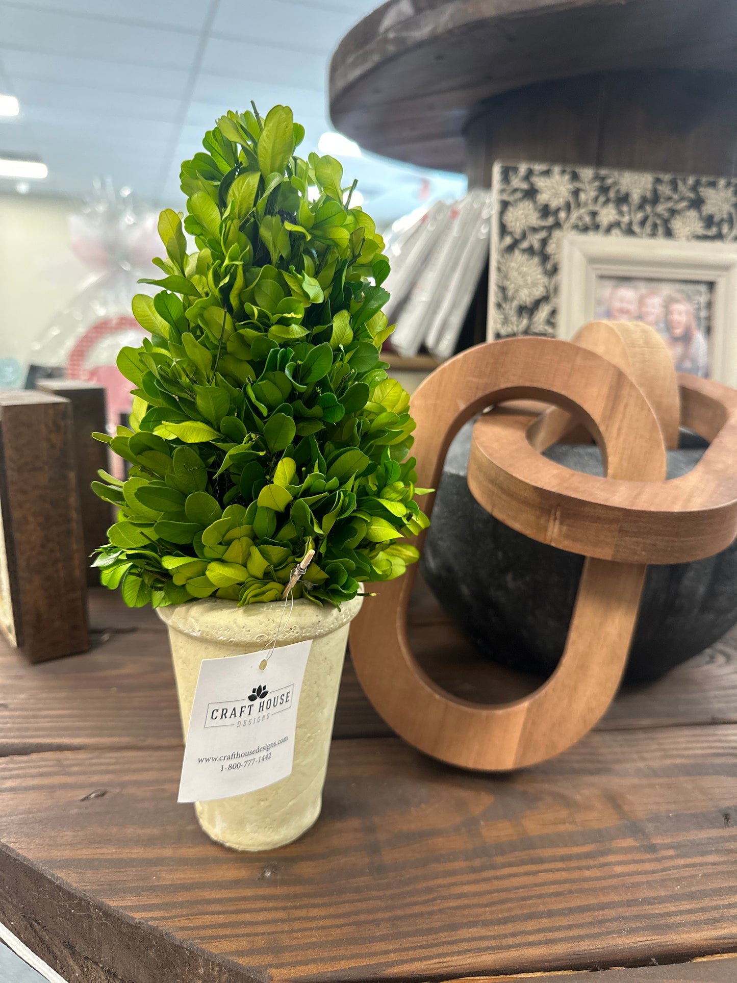 Topiary table pot small