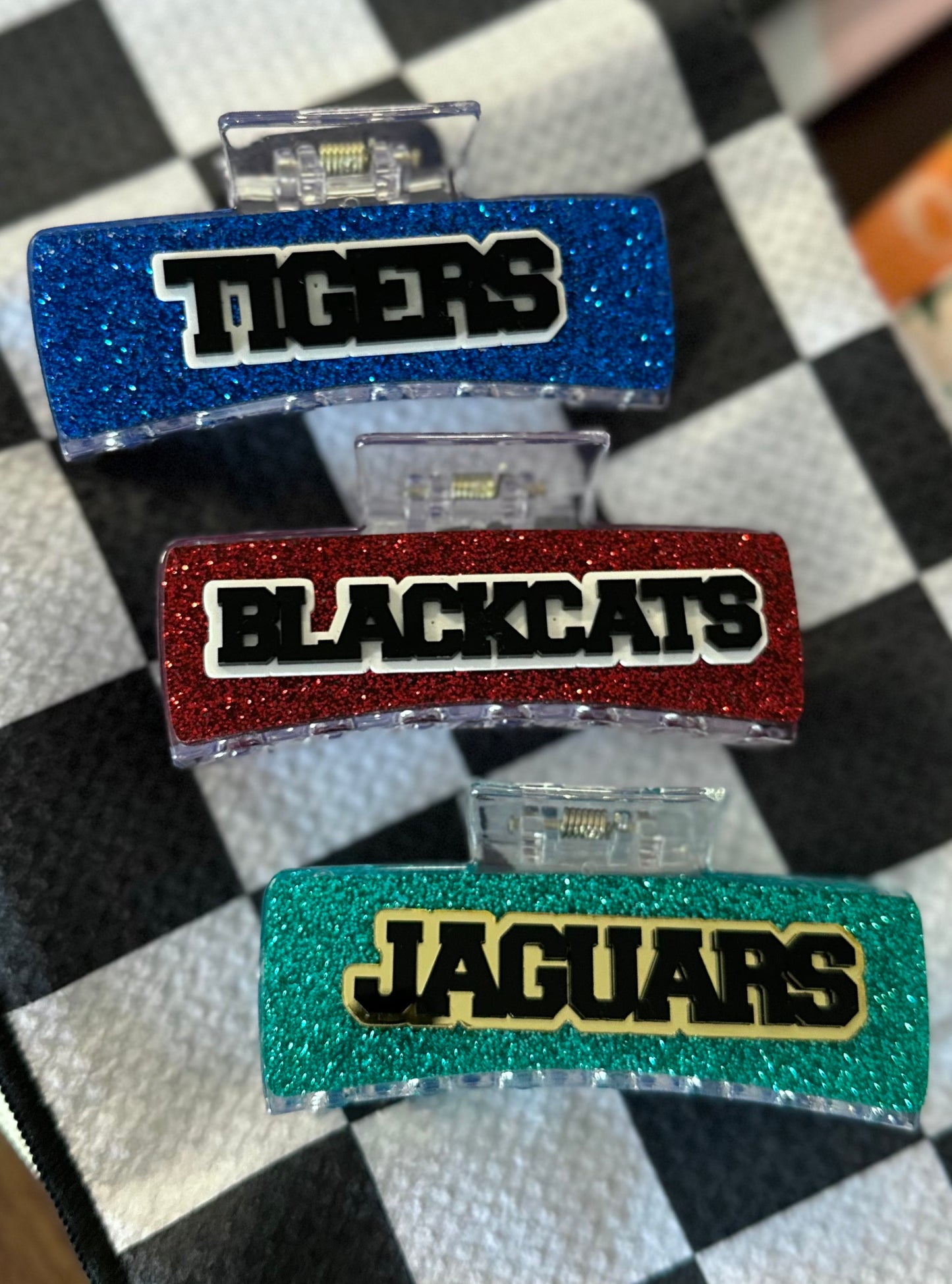Mascot Claw Hair Clip