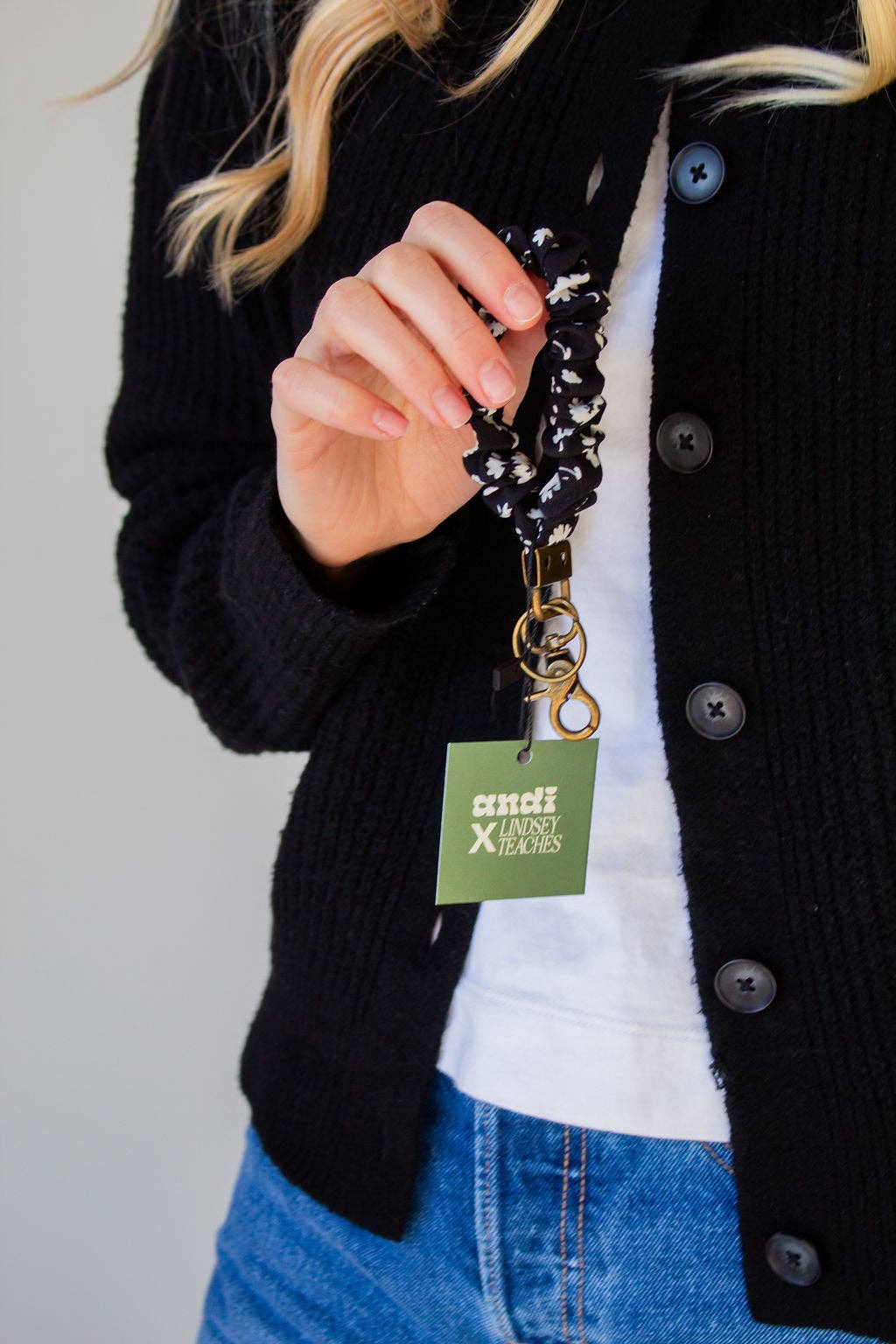 Onyx Floral Keychain