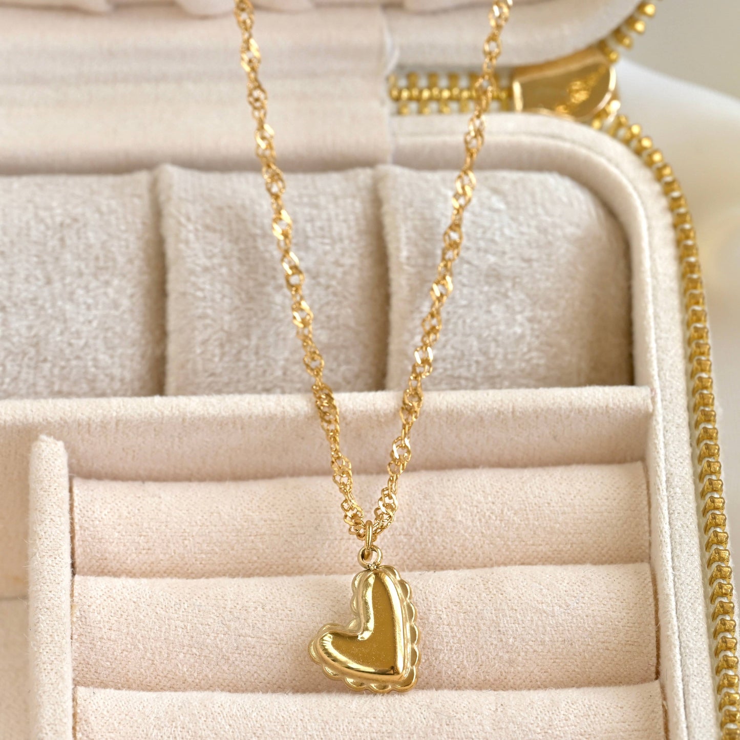 Gold Twisted Chain Heart Pendant Necklace - Stainless Steel