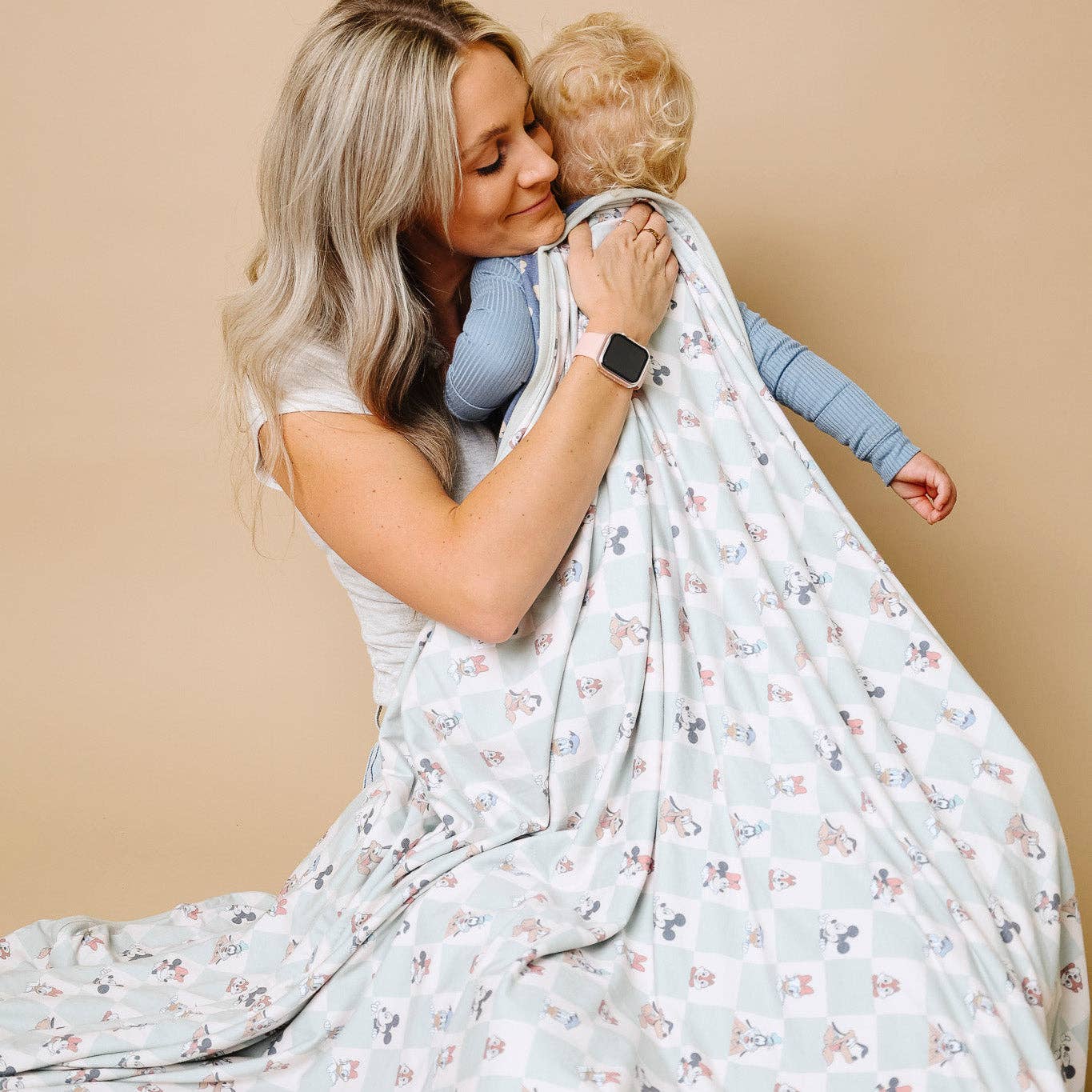 Three-Layer Jumbo Quilt - Mickey Mouse and Friends