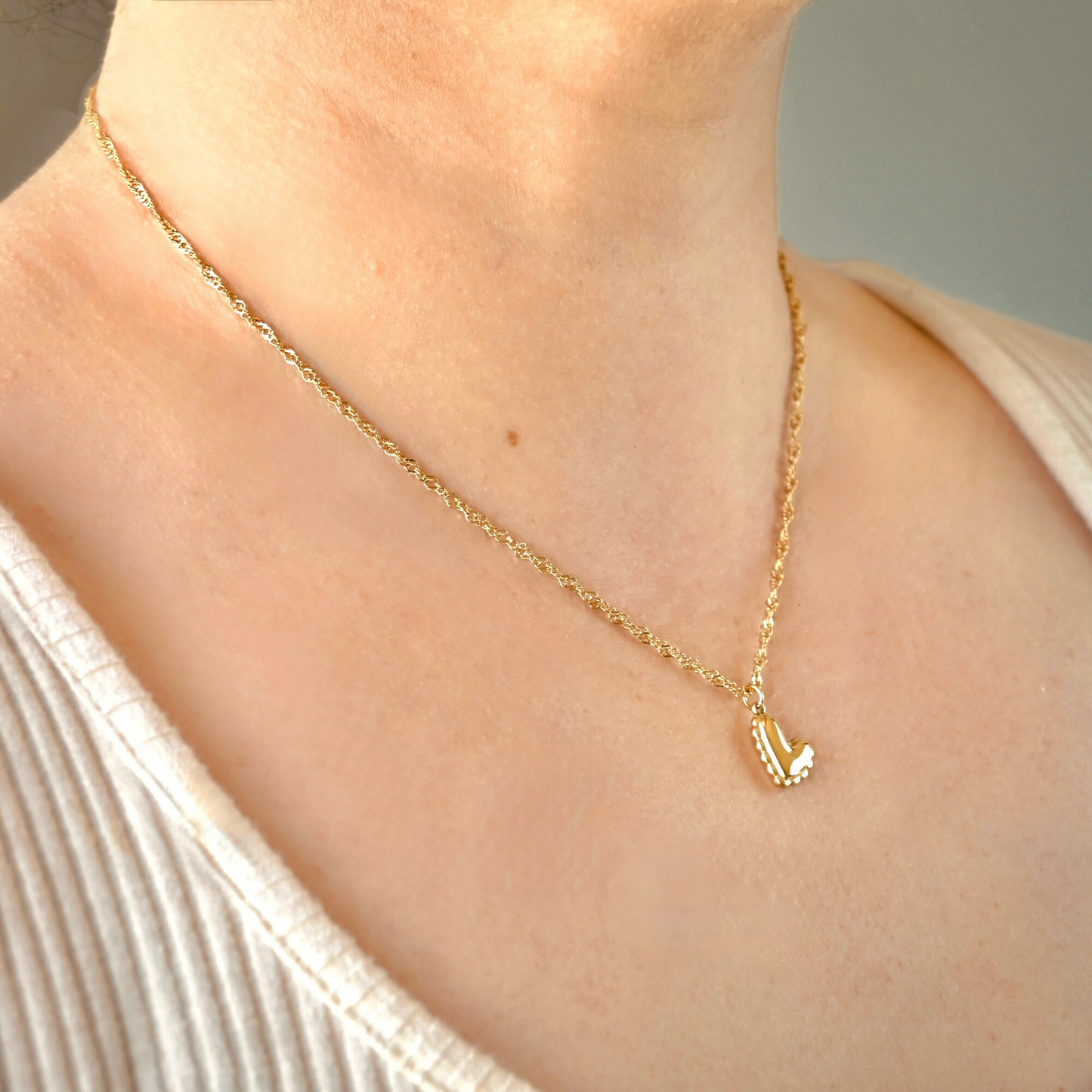 Gold Twisted Chain Heart Pendant Necklace - Stainless Steel