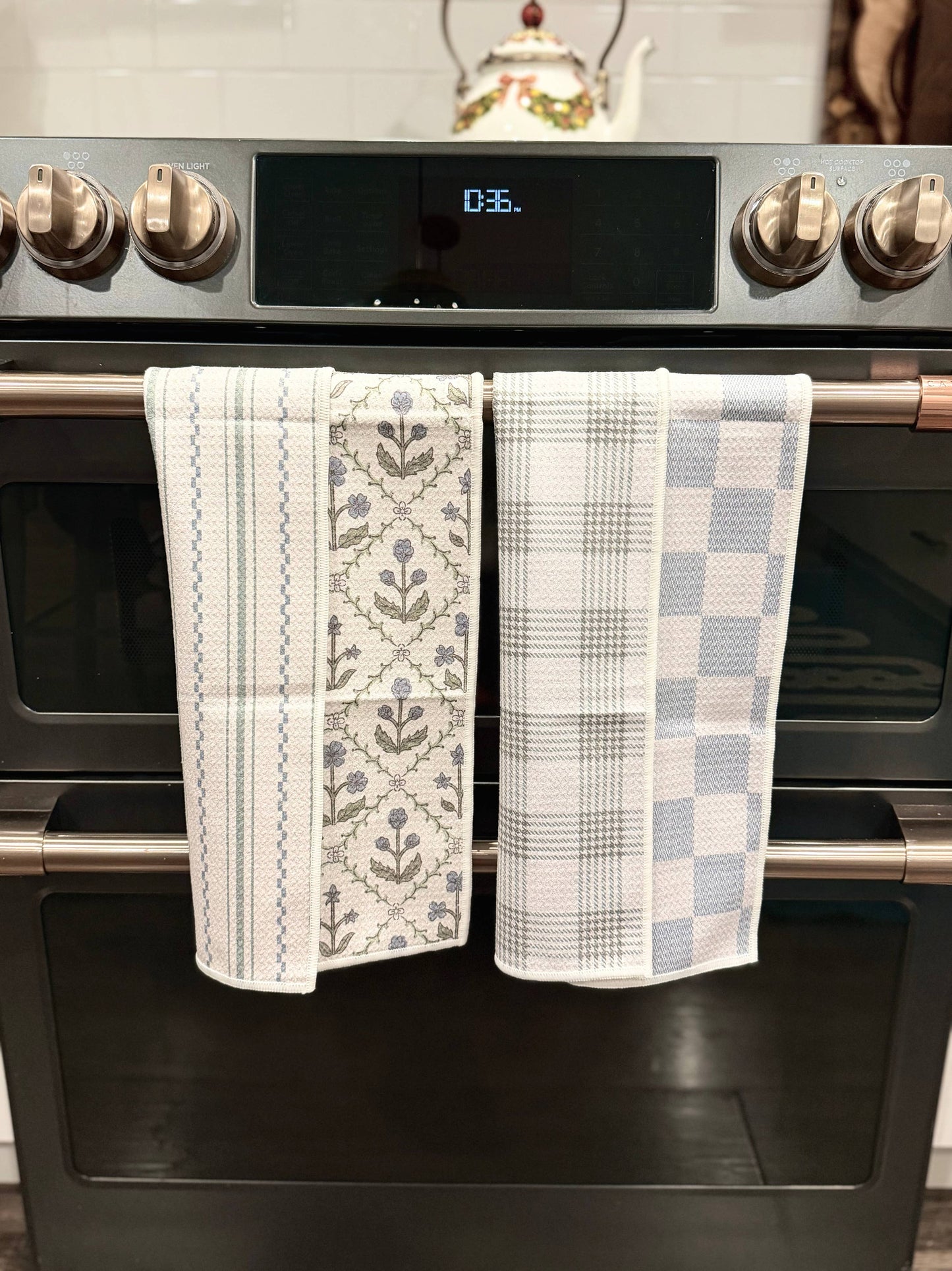 Lumi/Glacier: 2 Double Sided-Hand Towels