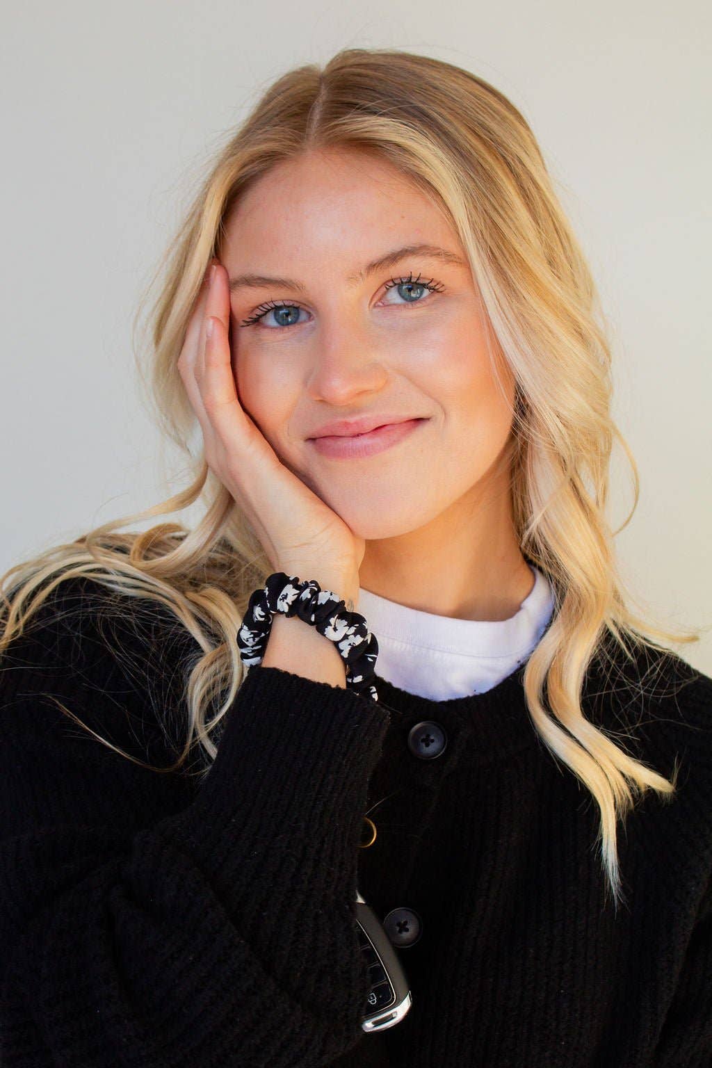 Onyx Floral Keychain