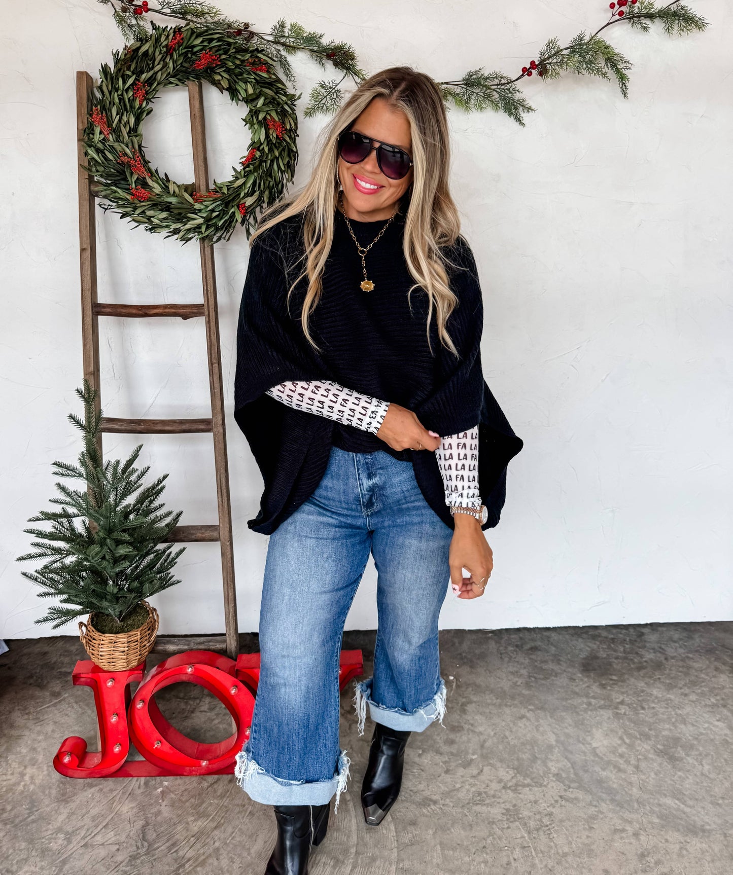 CHRISTMAS MEG PULLOVER PONCHO