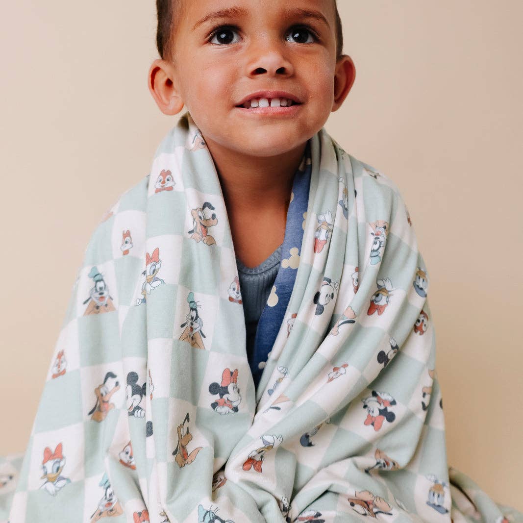 Three-Layer Jumbo Quilt - Mickey Mouse and Friends