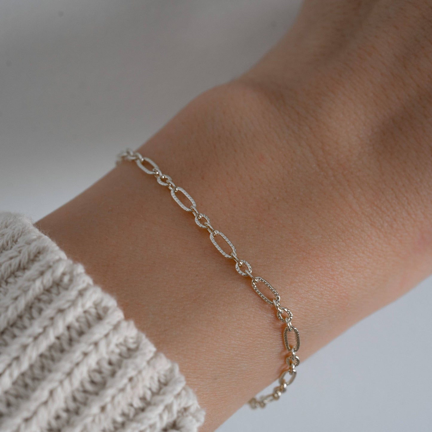 Textured Dainty Chain Bracelet