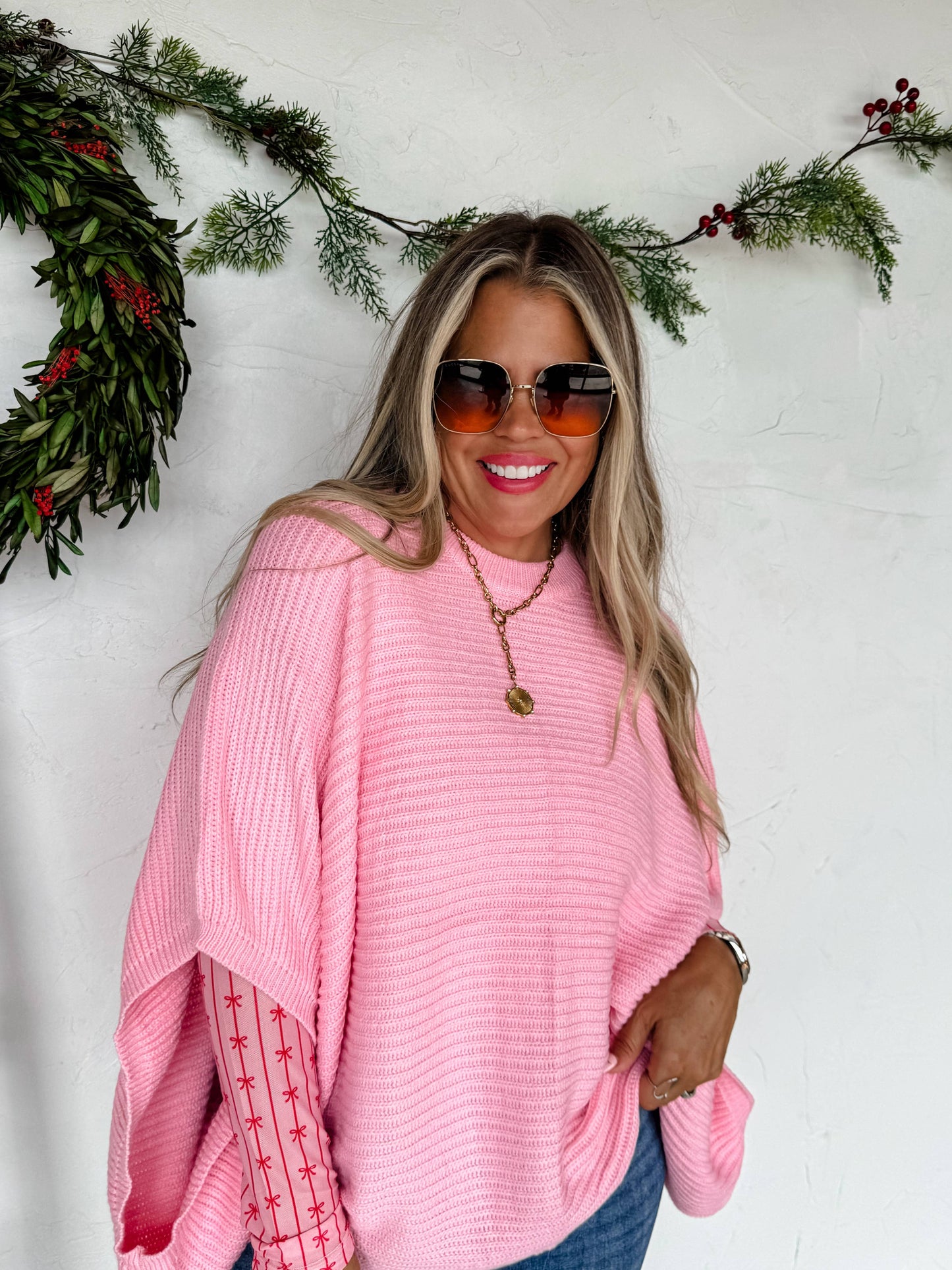 CHRISTMAS MEG PULLOVER PONCHO