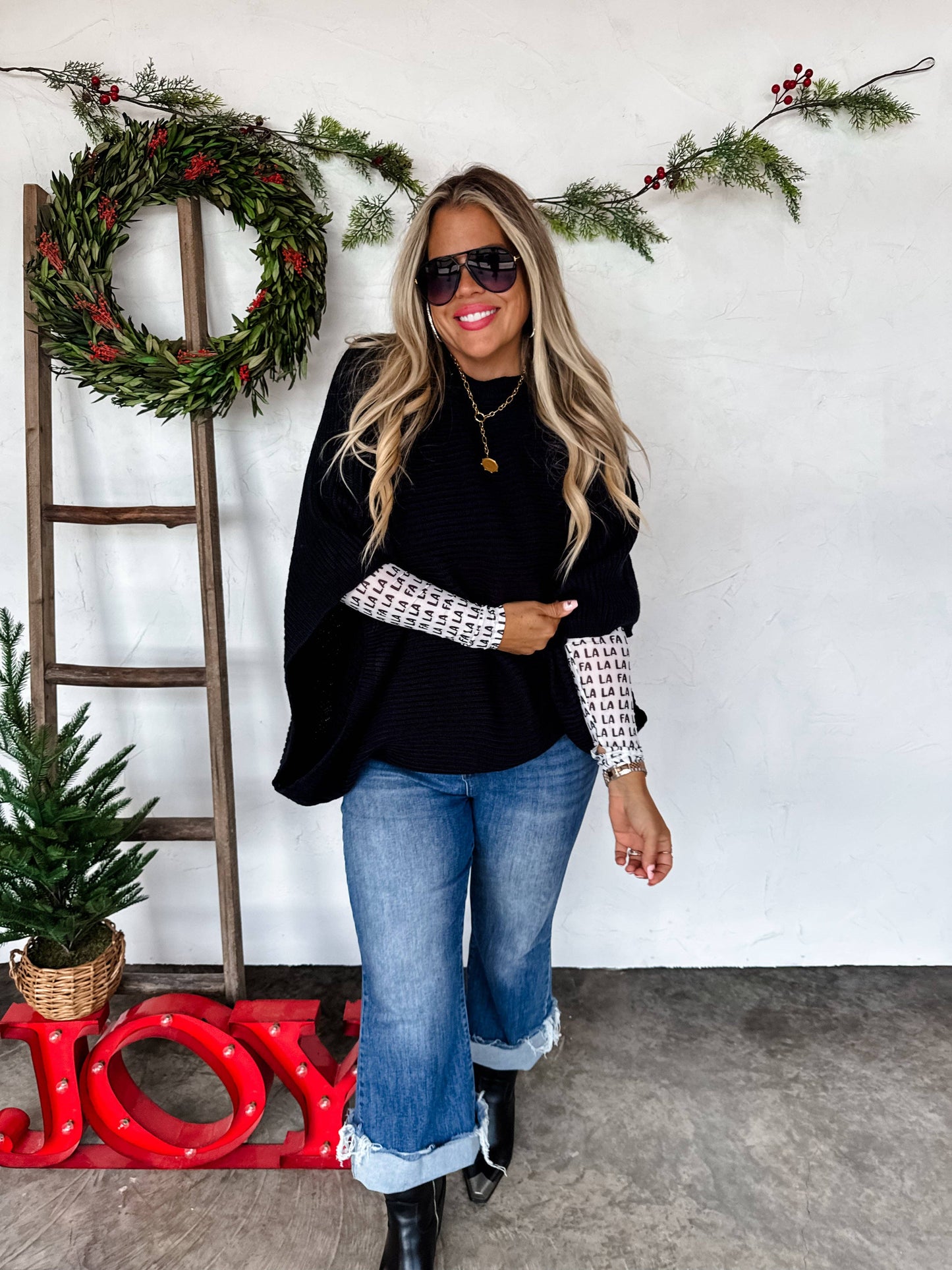 CHRISTMAS MEG PULLOVER PONCHO