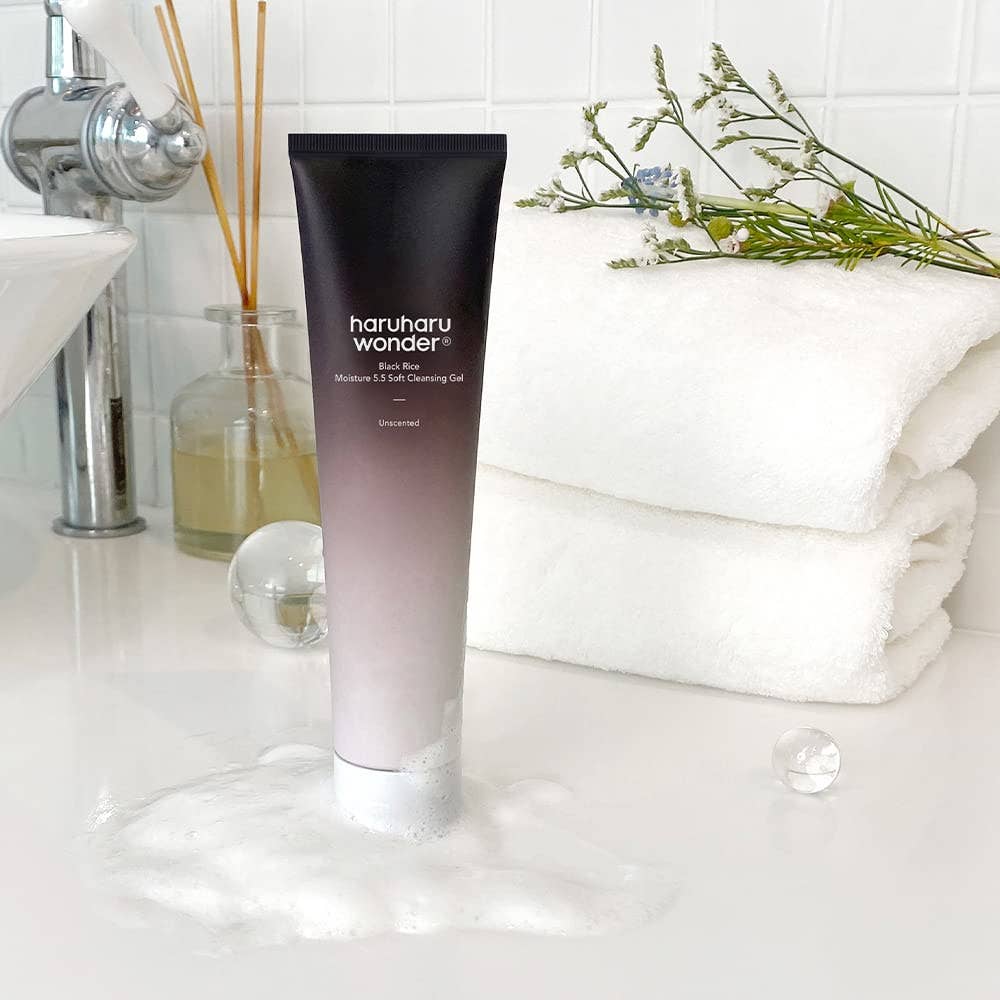 Haruharu WONDER Black Rice Moisture 5.5 Soft Cleansing Gel