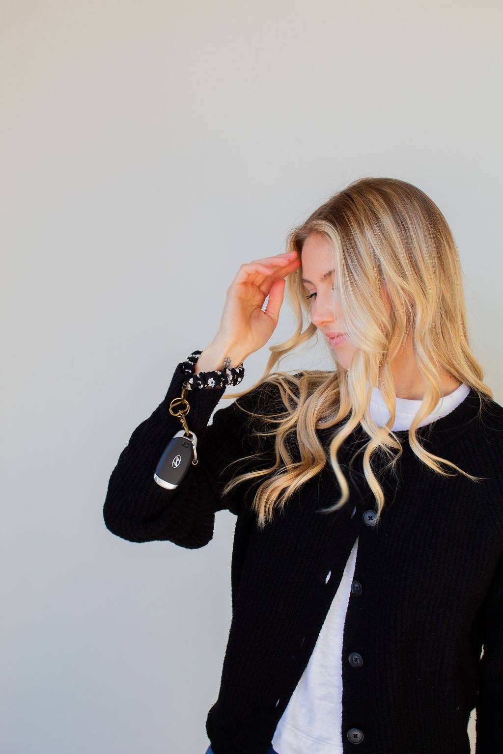 Onyx Floral Keychain